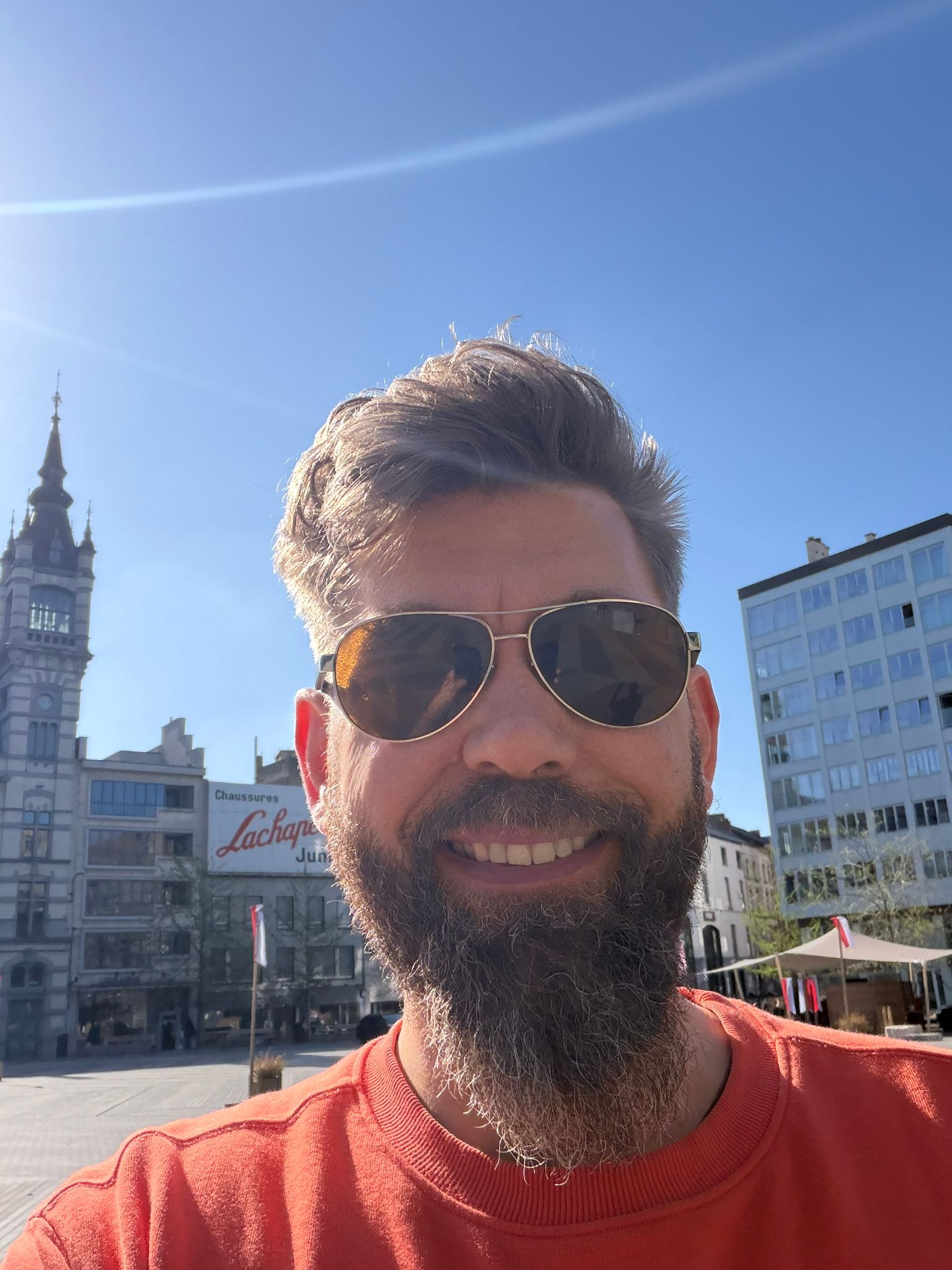 De partner van Camille aan het werk